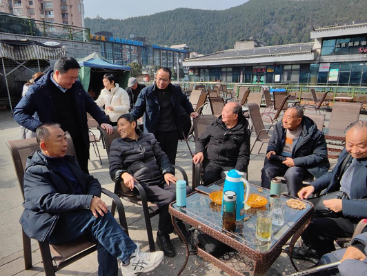 新春送关怀 温情暖人心|盐亭县肿瘤医院慰问退休老同志